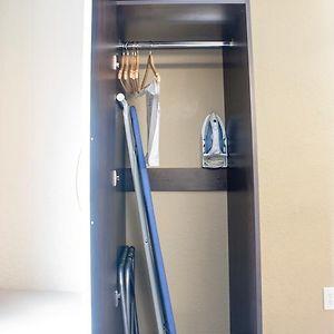 Deluxe Queen Room Bath Tub Mobility or Hearing Accessible Non-Smoking